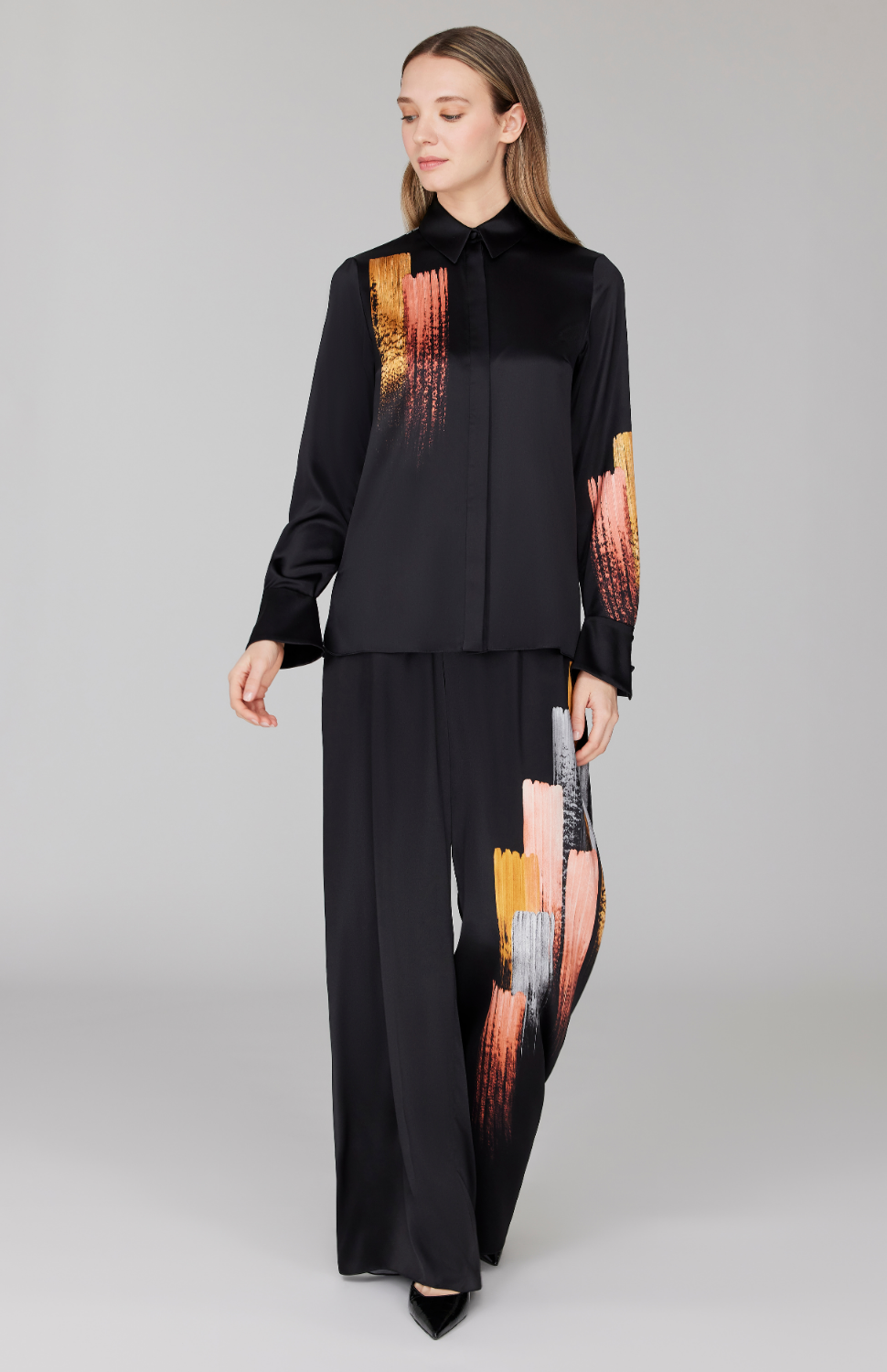 Brush Stroke Print Collared Blouse w/ Relaxed Sleeve