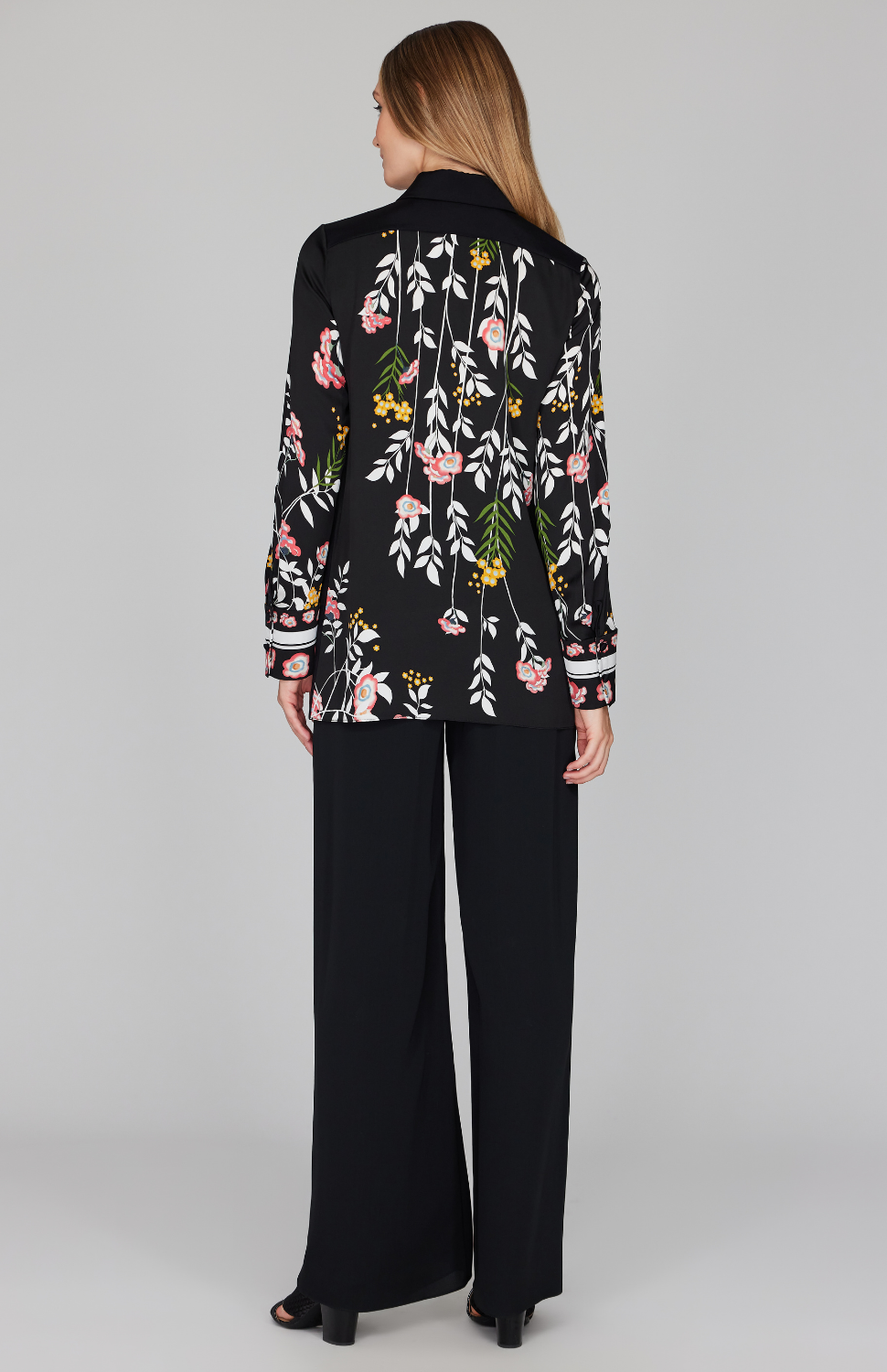 Bramble Collared Blouse w/ Relaxed Sleeve