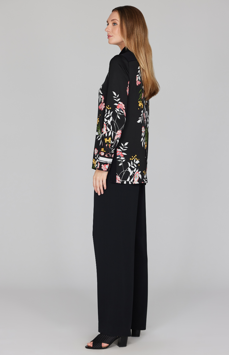 Bramble Collared Blouse w/ Relaxed Sleeve