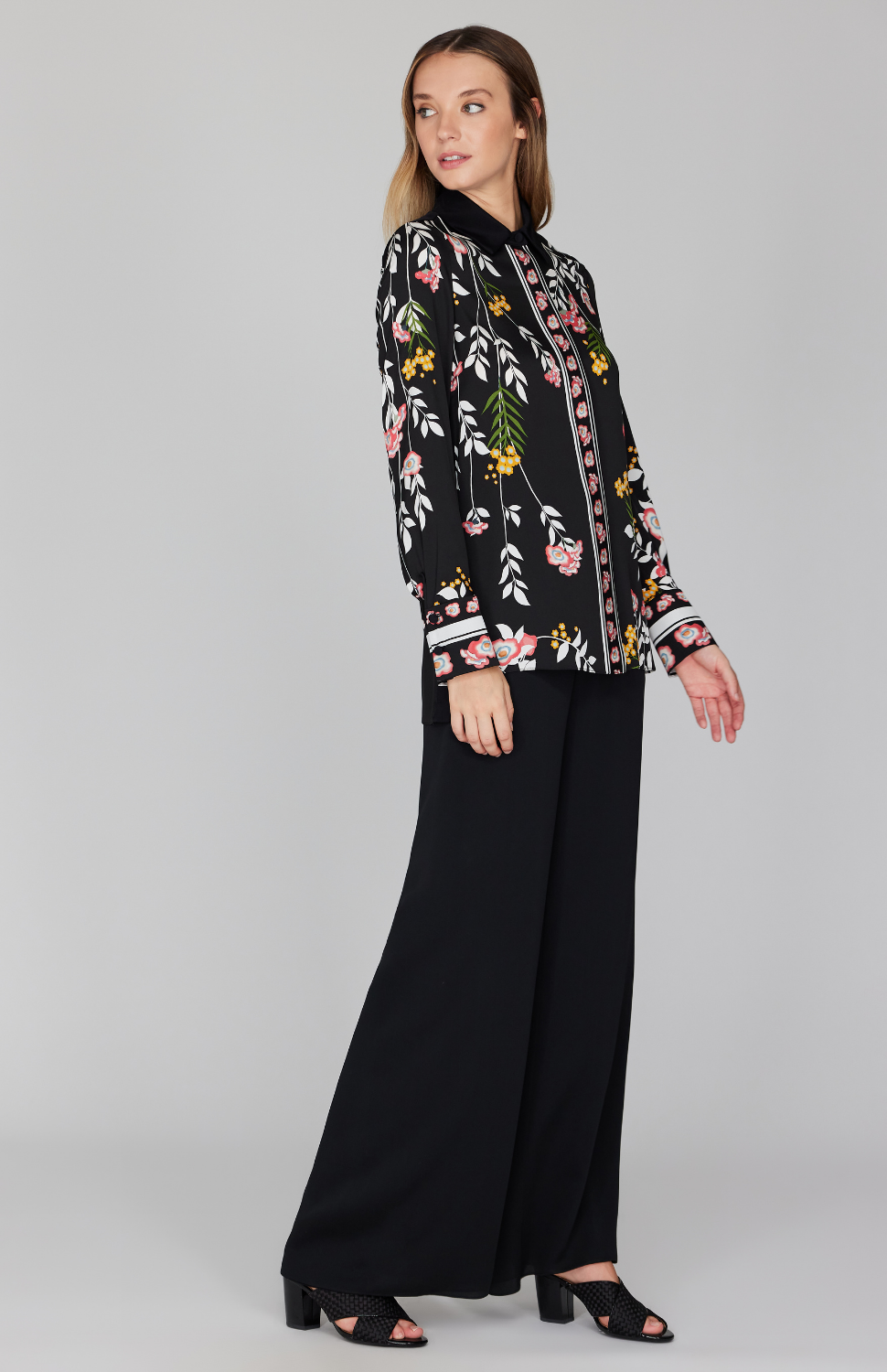 Bramble Collared Blouse w/ Relaxed Sleeve