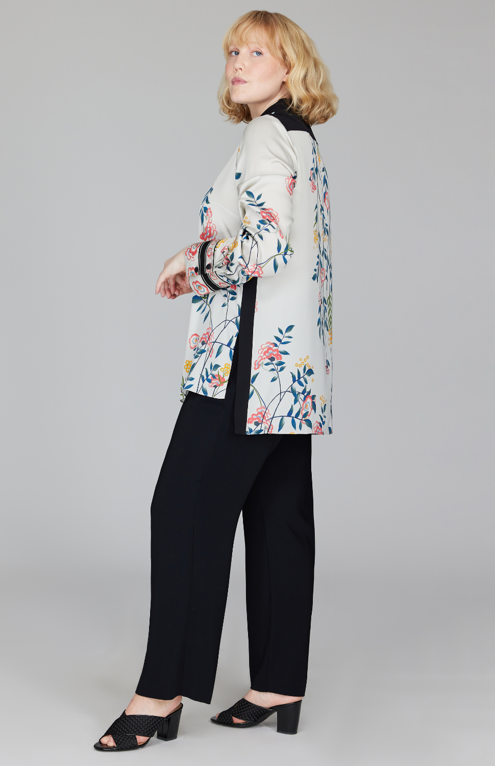 Bramble Collared Blouse w/ Relaxed Sleeve