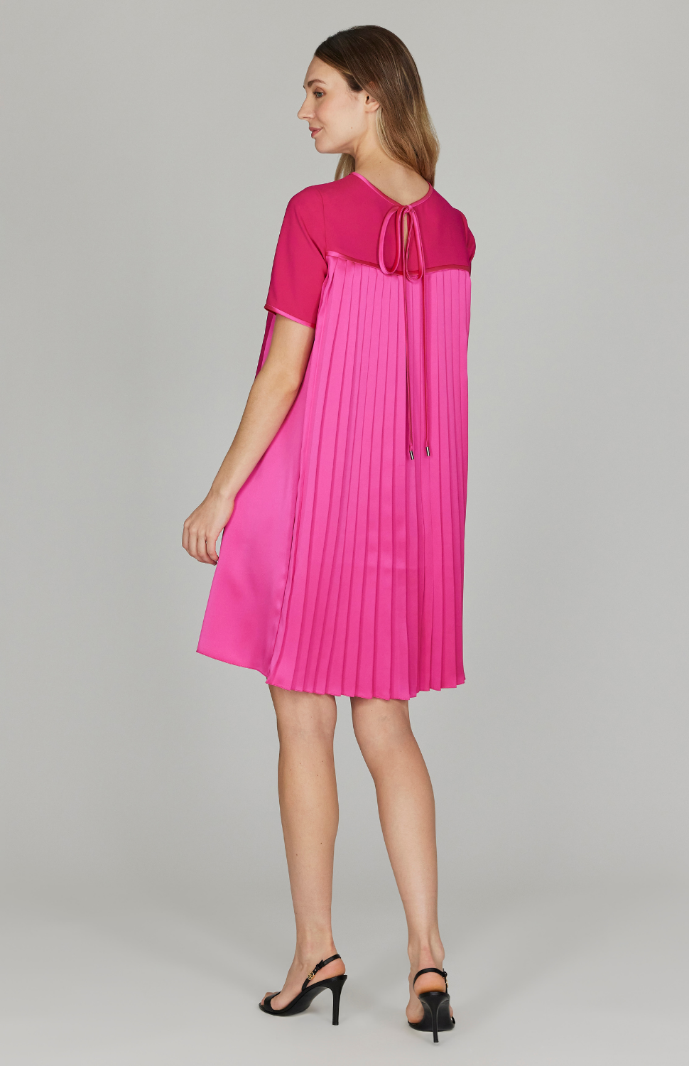 Short Sleeve Pleat Back Dress