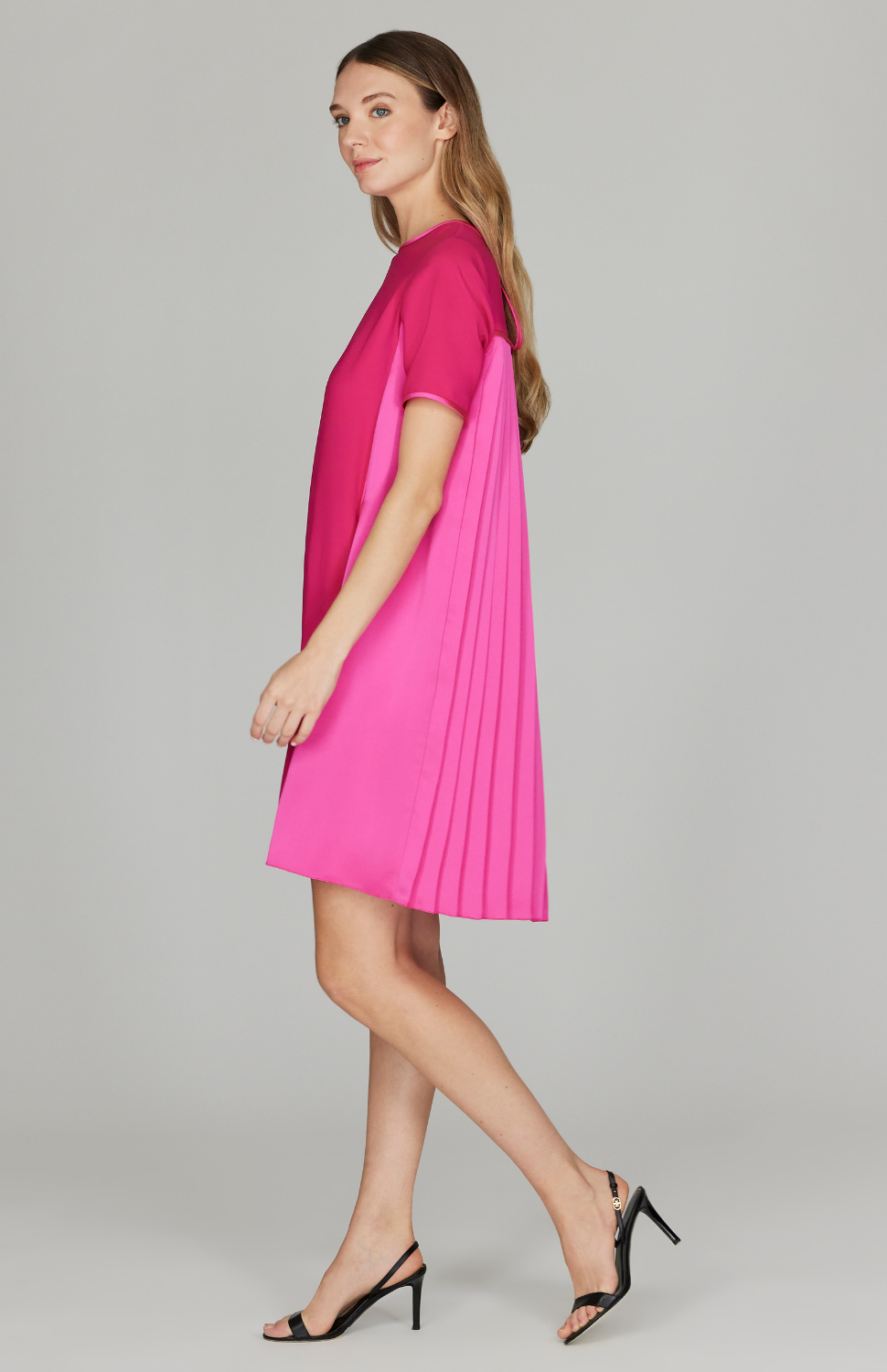 Short Sleeve Pleat Back Dress