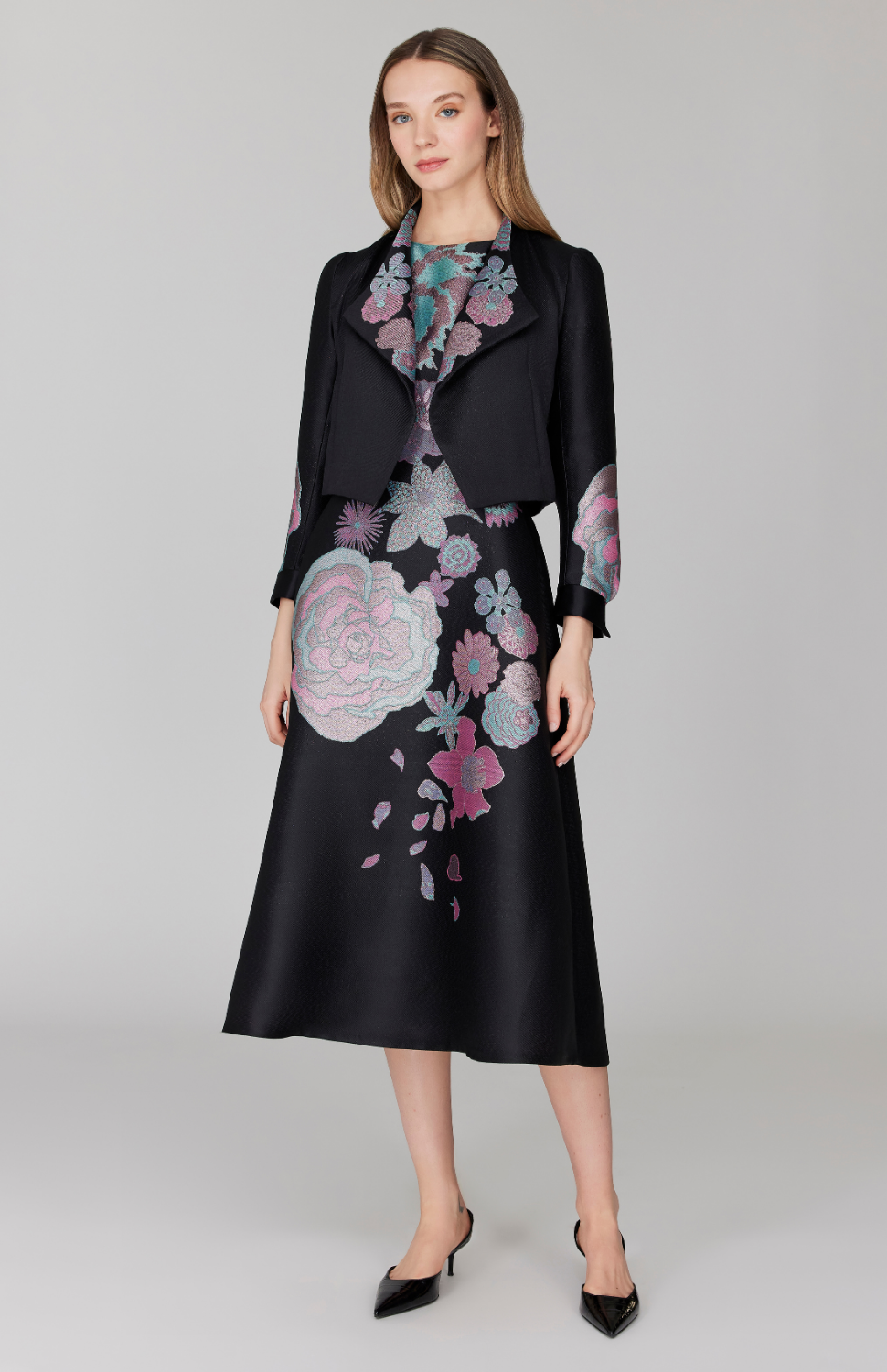 Metallic Scattered Flora Short Jacket w/ Pleat Sleeve