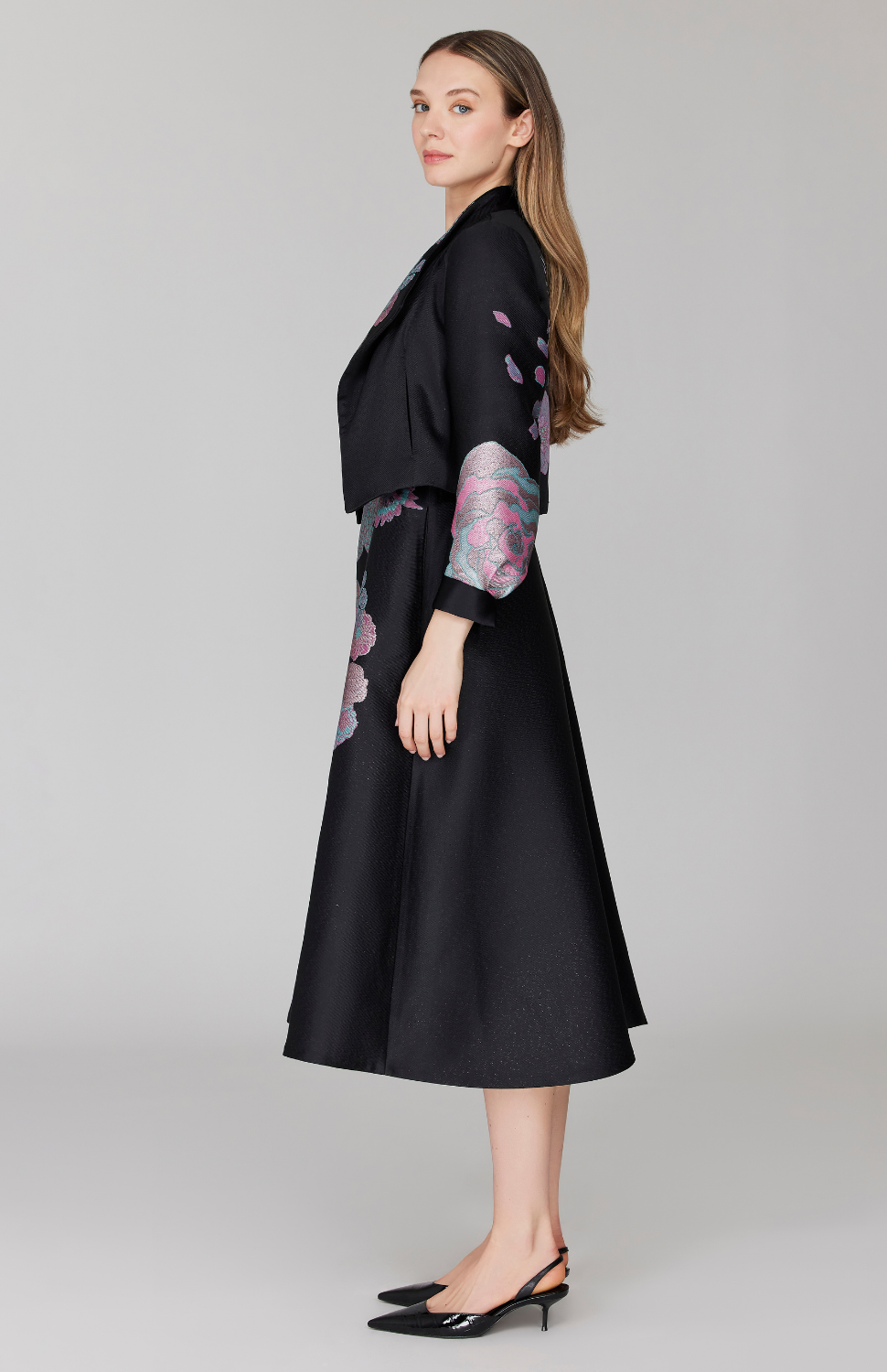 Metallic Scattered Flora Short Jacket w/ Pleat Sleeve