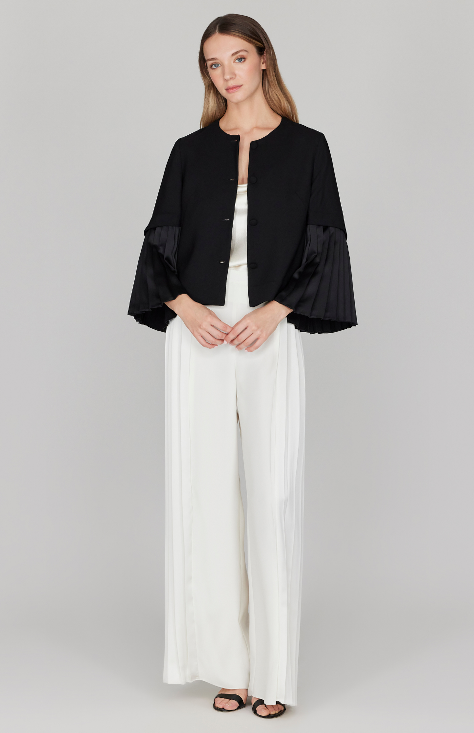 Pleat Sleeve Short Jacket