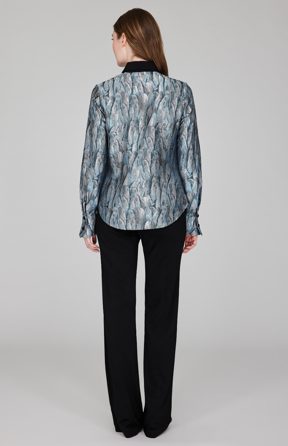 Shimmering Feather Jacquard Fitted Collared Shirt w/ Relaxed Sleeve