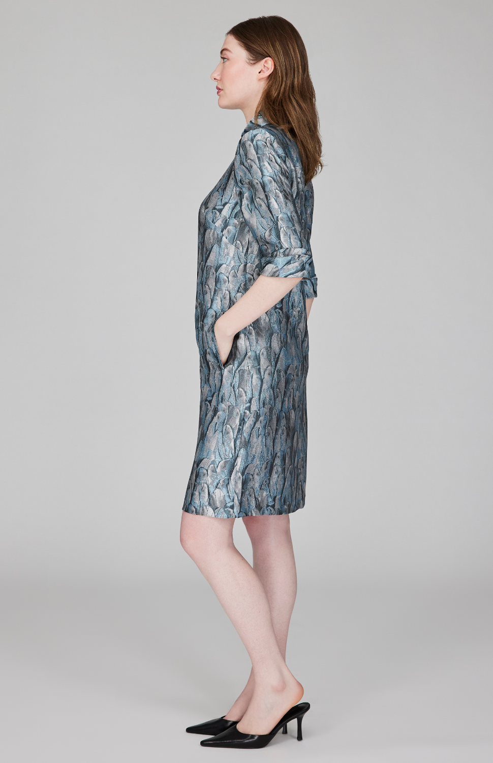 Shimmering Feather Jacquard Short Sleeve Shift Dress w/ Twist Neck &amp; Cuff