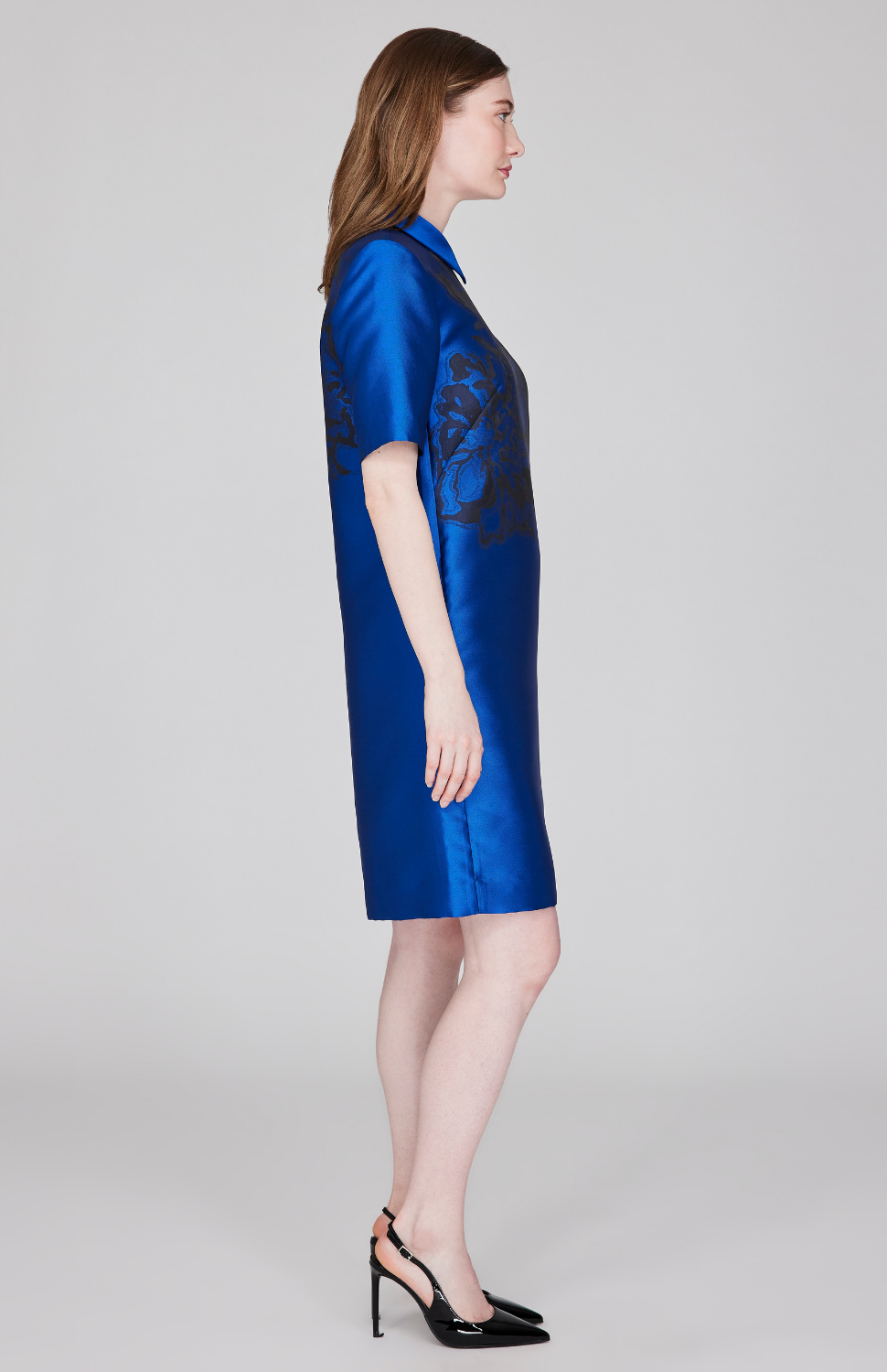 Calligraphic Flora Jacquard Short Sleeve Collared Shift Dress