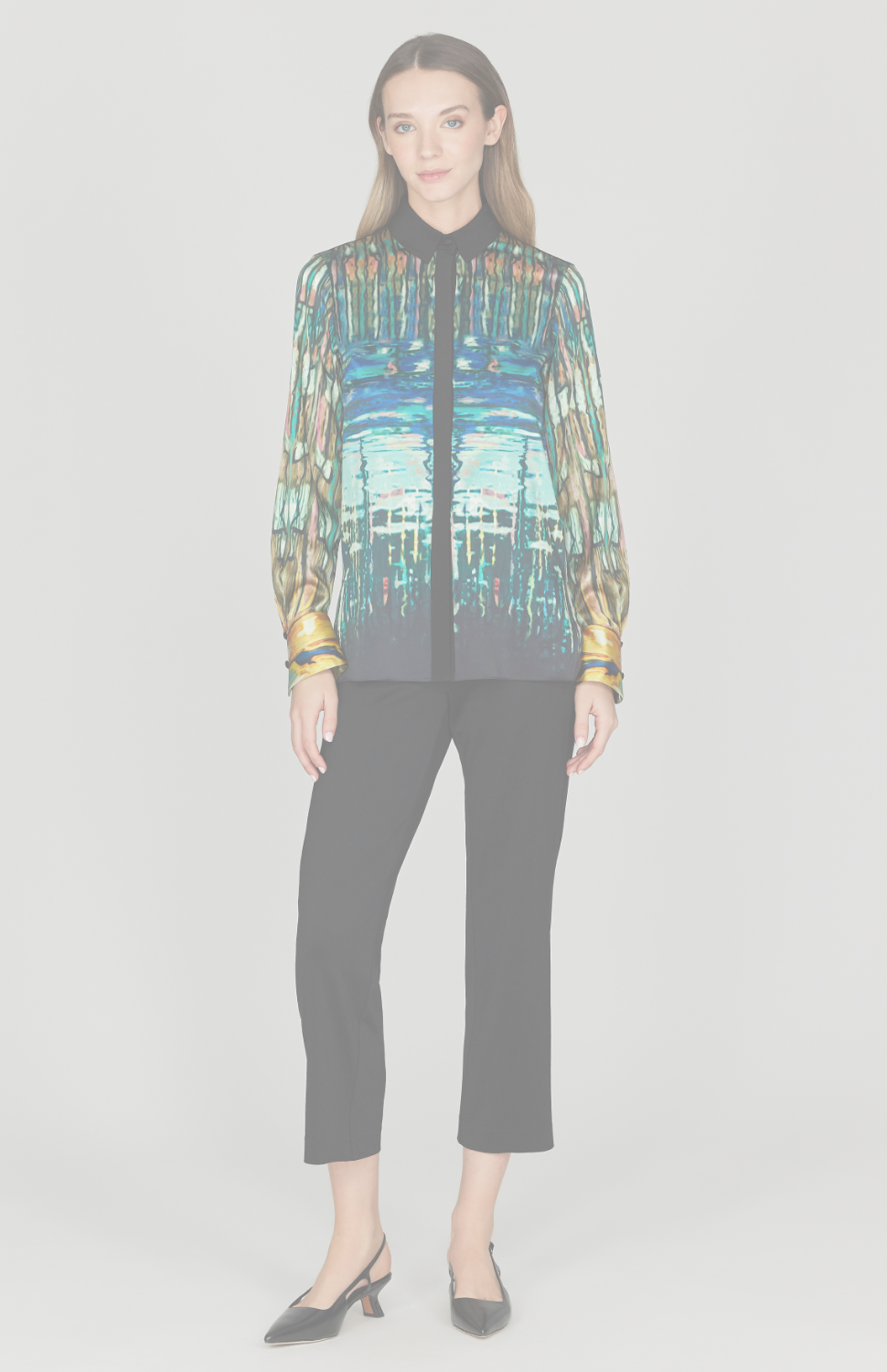 Water Reflection Collared Blouse w/ 
Relaxed Sleeve