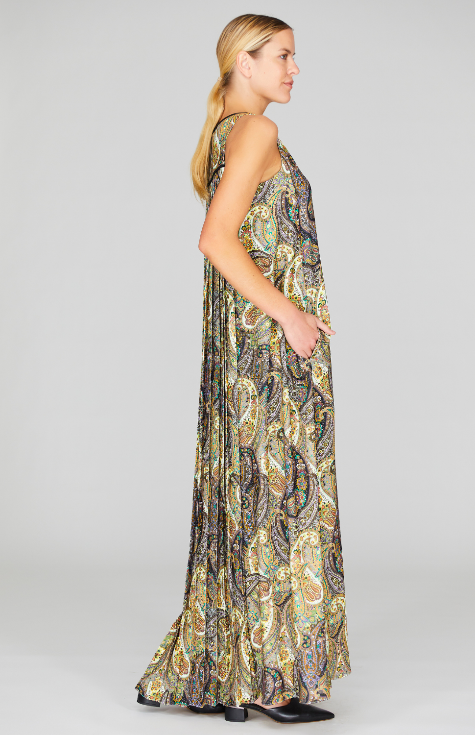 Paisley Print Long Pleat Back Trapeze Gown w/Belt