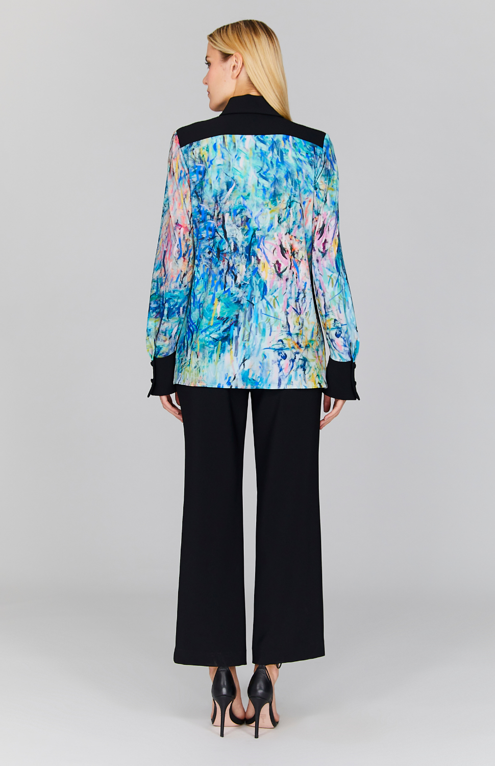 Abstract Willow Collared Shirt w/ Relaxed Sleeve