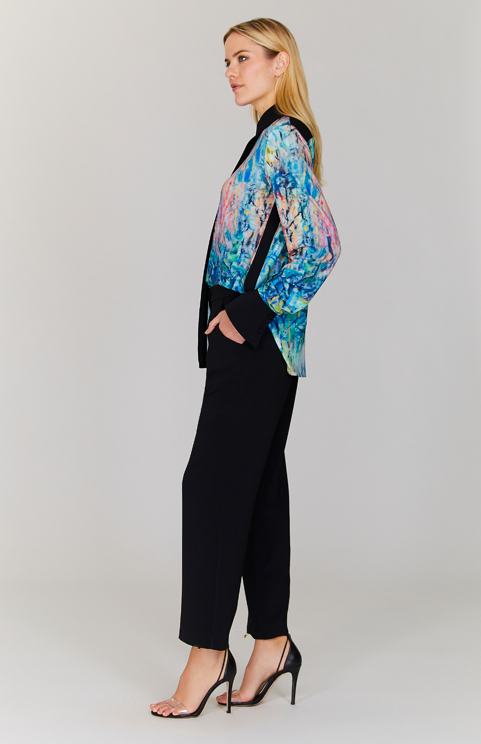 Abstract Willow Collared Shirt w/ Relaxed Sleeve